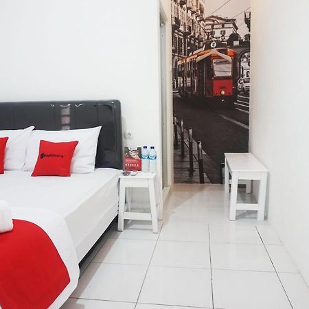 Reddoorz @ Jalan Tanjung Blitar Hotel Kültér fotó