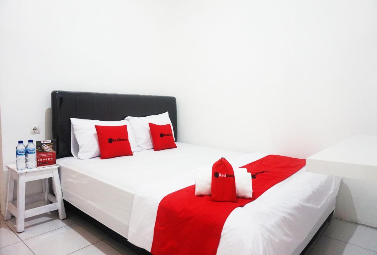 Reddoorz @ Jalan Tanjung Blitar Hotel Kültér fotó
