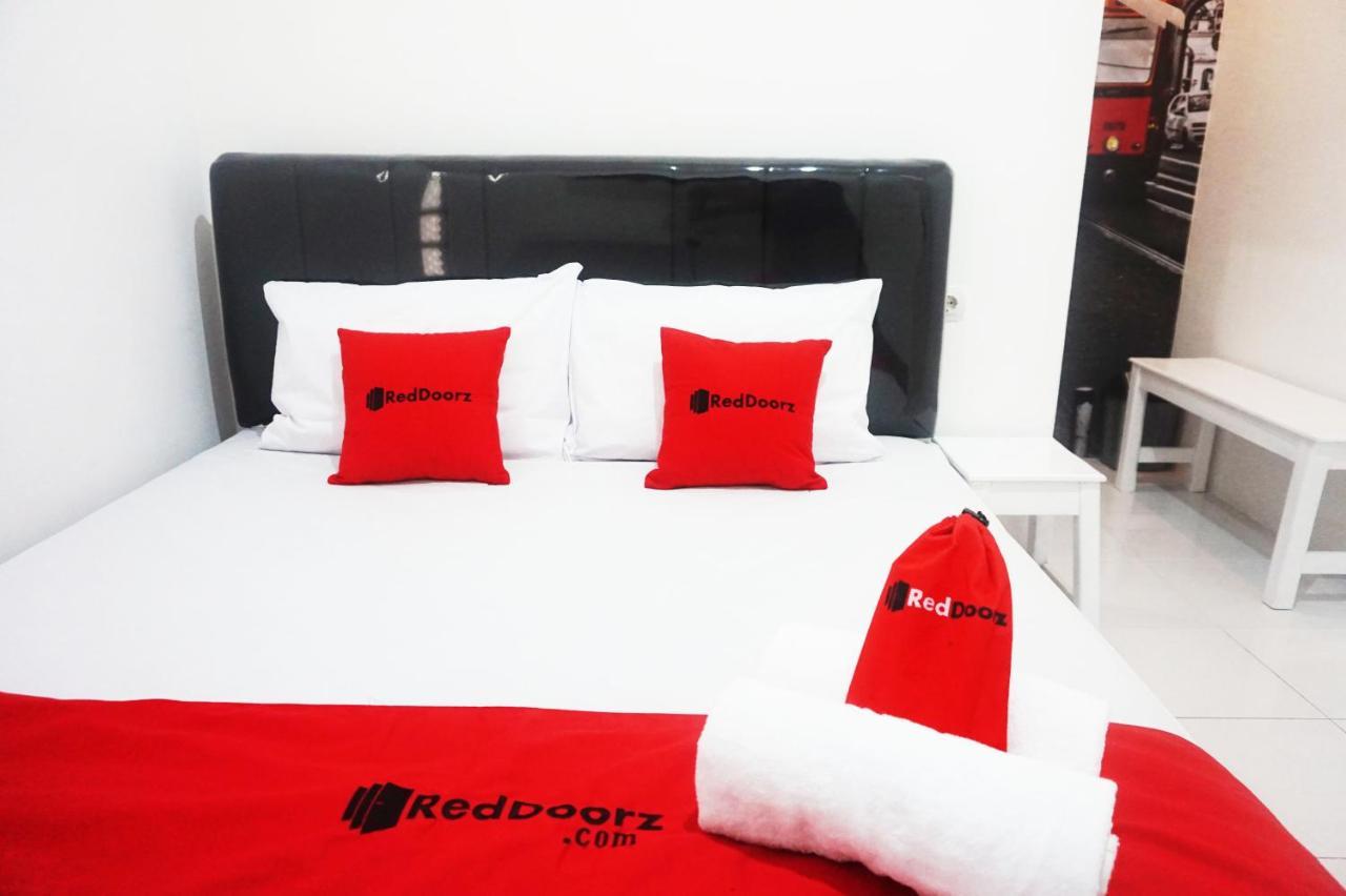 Reddoorz @ Jalan Tanjung Blitar Hotel Kültér fotó
