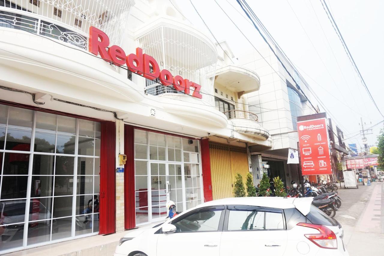Reddoorz @ Jalan Tanjung Blitar Hotel Kültér fotó
