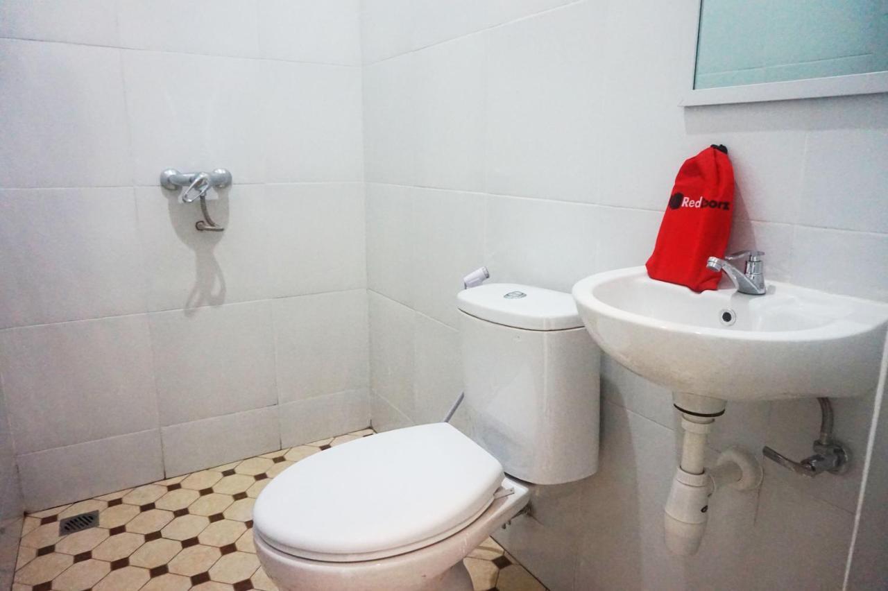 Reddoorz @ Jalan Tanjung Blitar Hotel Kültér fotó